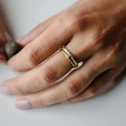 Tomfoolery Catkin Diamond Scatter Wedding Ring Outlet