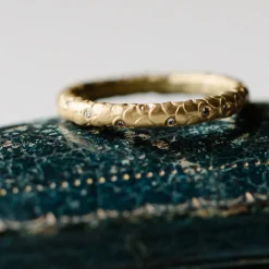Tomfoolery Catkin Diamond Scatter Wedding Ring Outlet