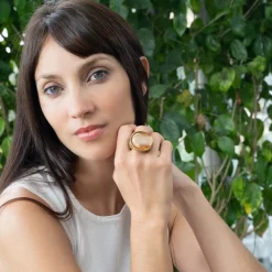 Tomfoolery Clara Resin Signet Ring in Latte Hot