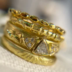 Tomfoolery 18ct Yellow Gold Trillion Reflection Ring Clearance