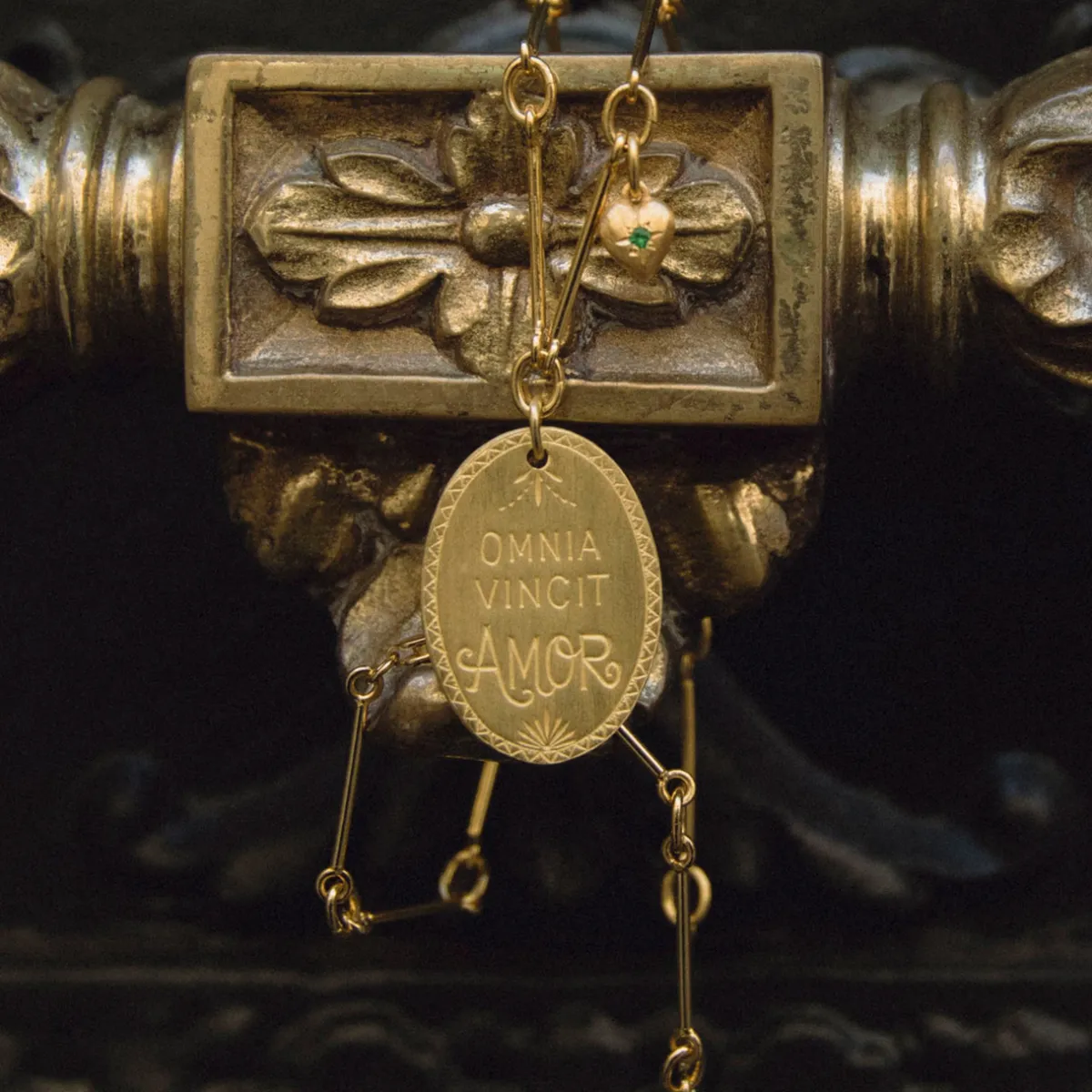 Tomfoolery Gold Omnia Vincit Tsavorite Pendant Clearance