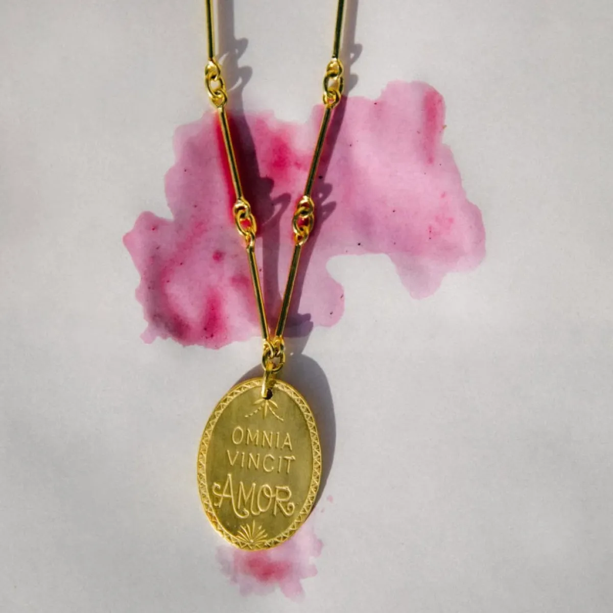 Tomfoolery Gold Omnia Vincit Tsavorite Pendant Clearance