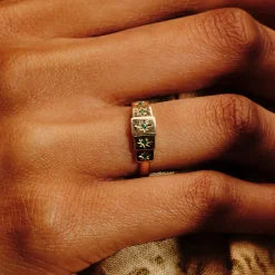 Tomfoolery Gold Star Set Emerald Ring Online