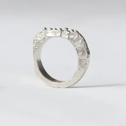 Tomfoolery Lagan Irregular Silver Ring Online