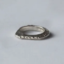 Tomfoolery Lagan Irregular Silver Ring Online
