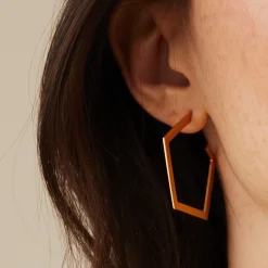 Tomfoolery Linear Pentagon Hoops Online