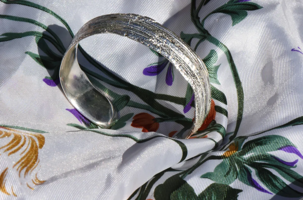 Tomfoolery Lined Oak Cuff in Silver New