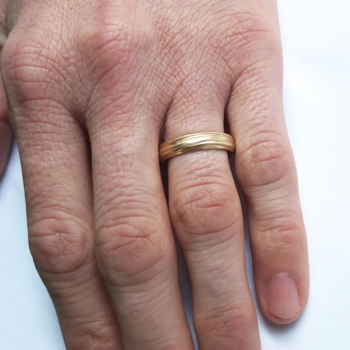 Tomfoolery Lined Yellow Gold Band Best