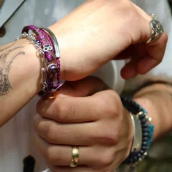 Tomfoolery Max Icon Fishtail Button Bracelet in Aubergine Fleck Hot