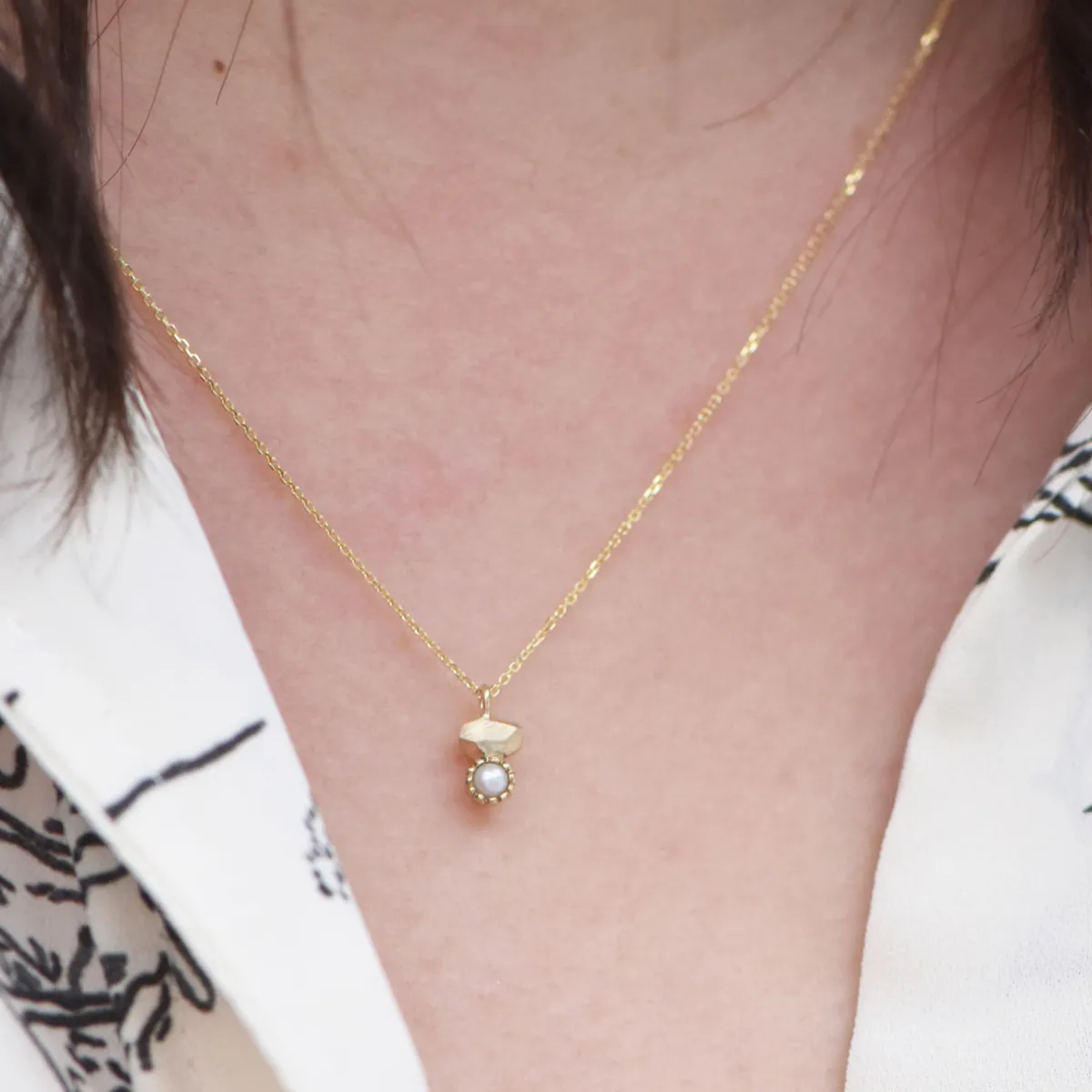 Tomfoolery Mini Gea Duo Mini Pearl Pendant Hot