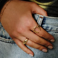 Tomfoolery 8mm Dôme Milgrain Centred Wide Ring Fashion
