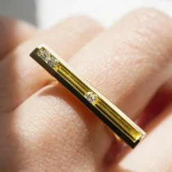 Tomfoolery Moving 3 Diamond Ring Clearance