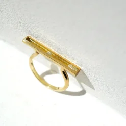 Tomfoolery Moving 3 Diamond Ring Clearance