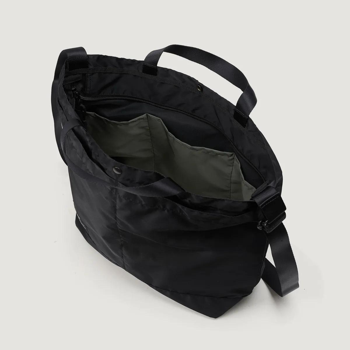 Tomfoolery New York Medium Tote in Black Hot