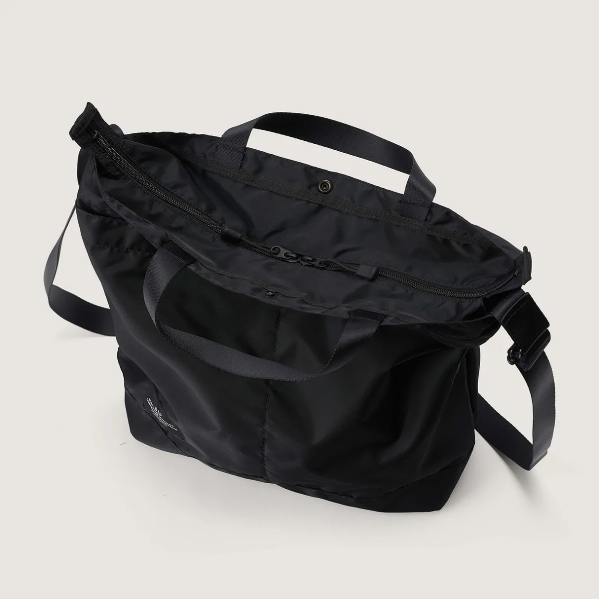Tomfoolery New York Medium Tote in Black Hot