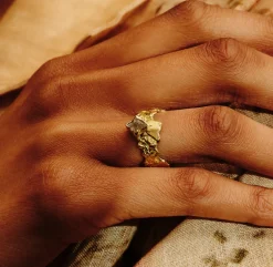 Tomfoolery One-Of-A-Kind Precipice Ocean Diamond Ring Hot