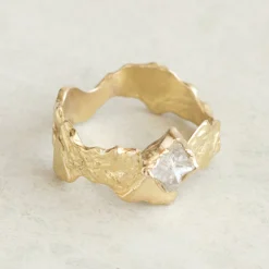 Tomfoolery One-Of-A-Kind Precipice Ocean Diamond Ring Hot