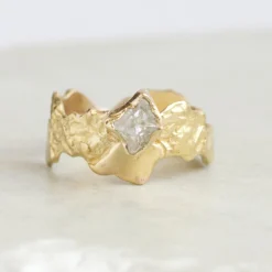 Tomfoolery One-Of-A-Kind Precipice Ocean Diamond Ring Hot