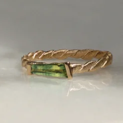Tomfoolery One-Of-A-Kind Shard Cut Bicolour Sapphire Twist Ring Best