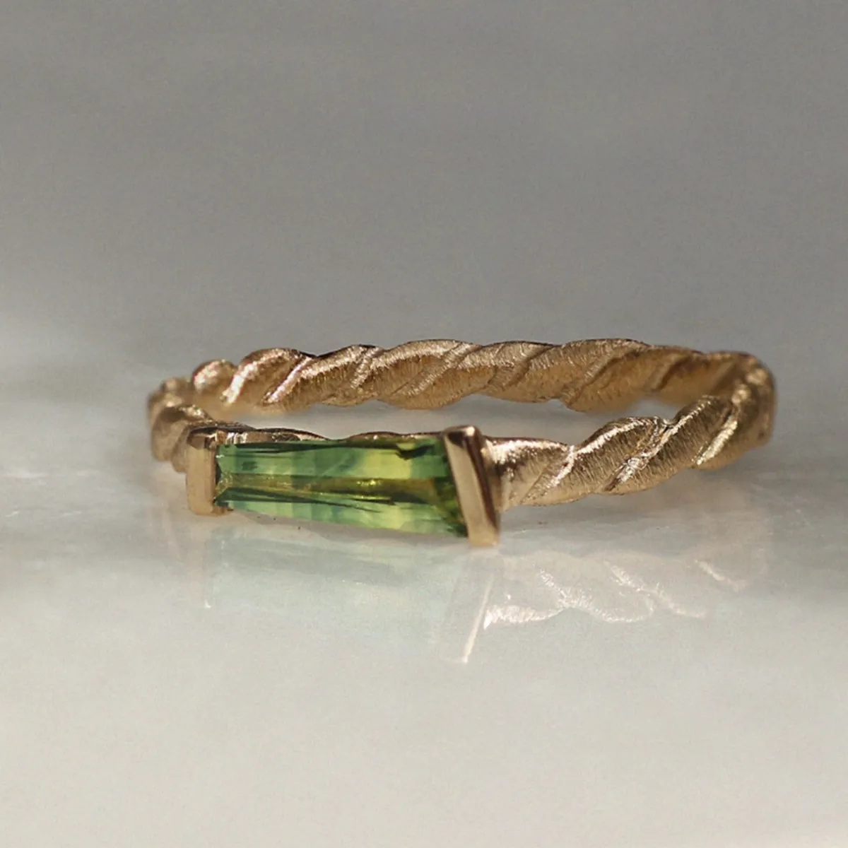 Tomfoolery One-Of-A-Kind Shard Cut Bicolour Sapphire Twist Ring Best