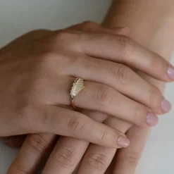 Tomfoolery Organ Needle Diamond Cluster Ring Fashion