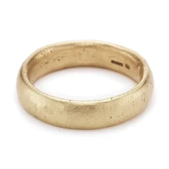 Tomfoolery Oval Section Wedding Band – 6mm Clearance