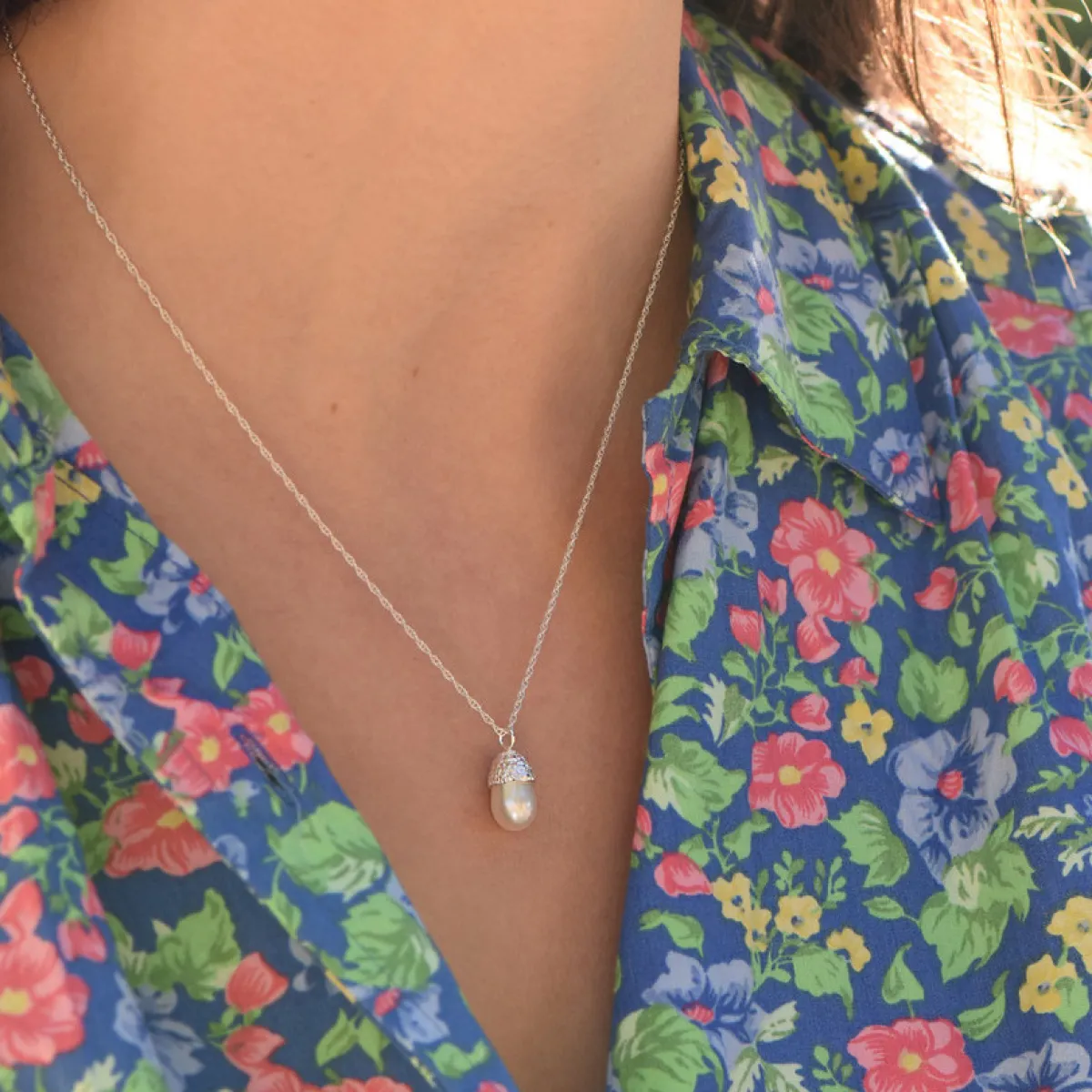 Tomfoolery Pearl Acorn Necklace Hot