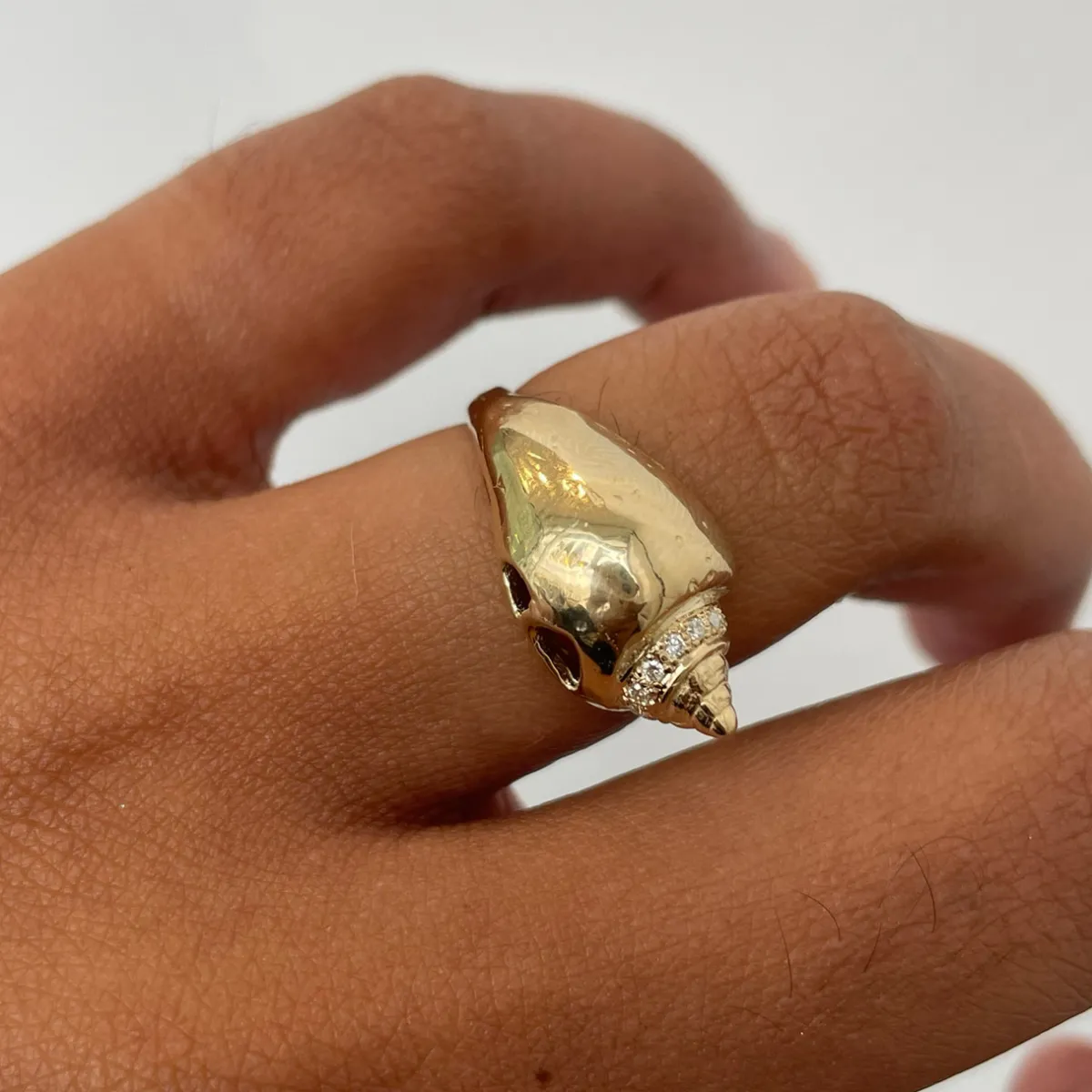 Tomfoolery Queen’s Conch Ring Online