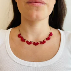 Tomfoolery Scallops Necklace Hot