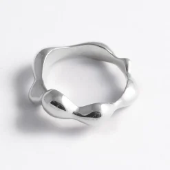 Tomfoolery Silver Sculptural Seep Ring Outlet