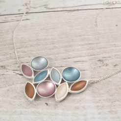 Tomfoolery Six Leaf Pendant Hot