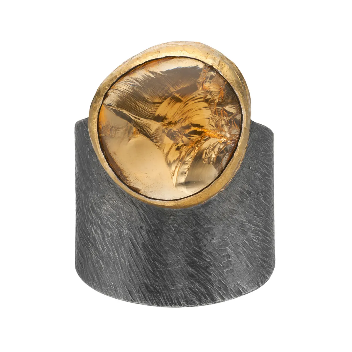 Tomfoolery The Carved Shield Shape Art Ring Fashion