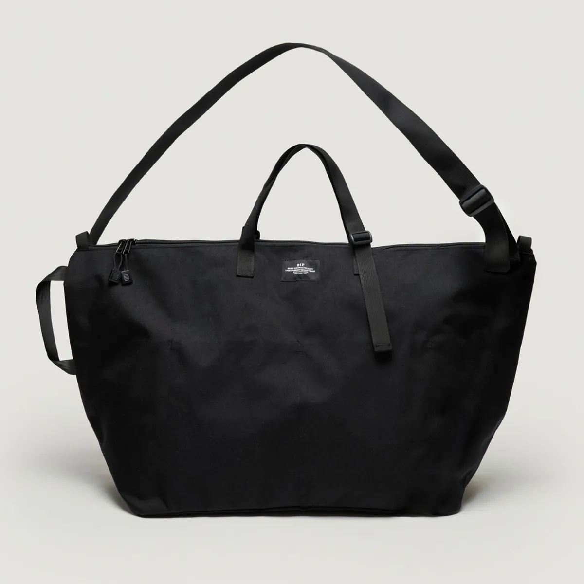 Tomfoolery Traveler Duffle Large Bag in Black Fashion