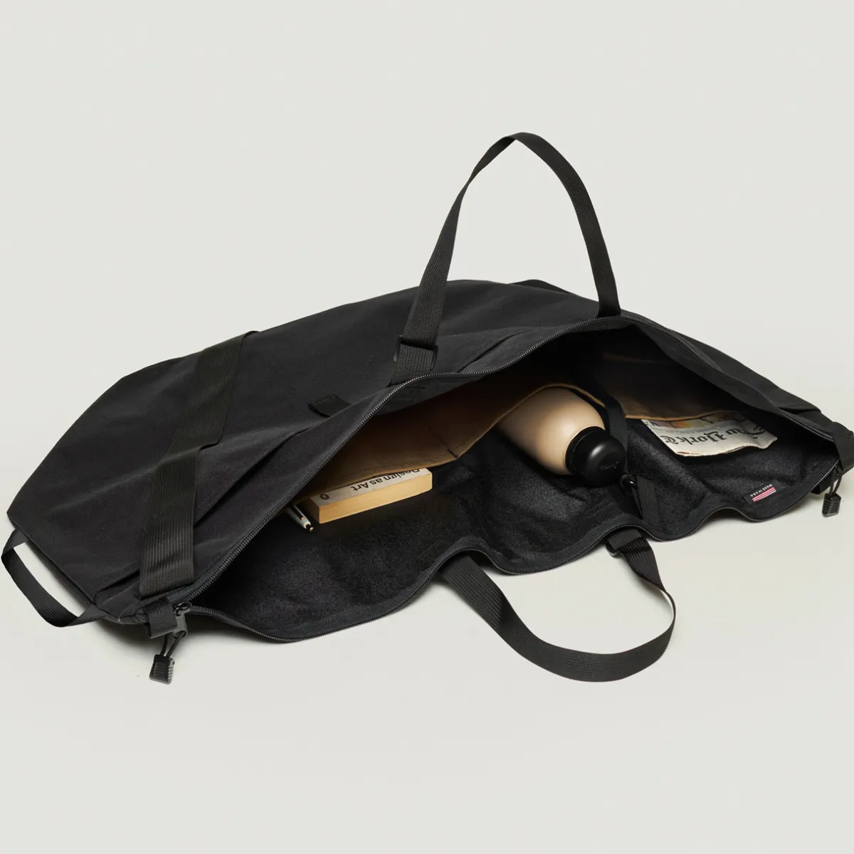 Tomfoolery Traveler Duffle Large Bag in Black Fashion