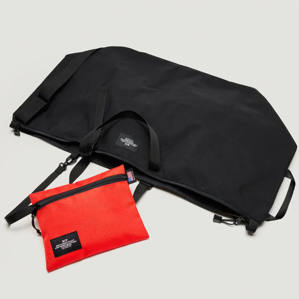 Tomfoolery Traveler Duffle Large Bag in Black Fashion