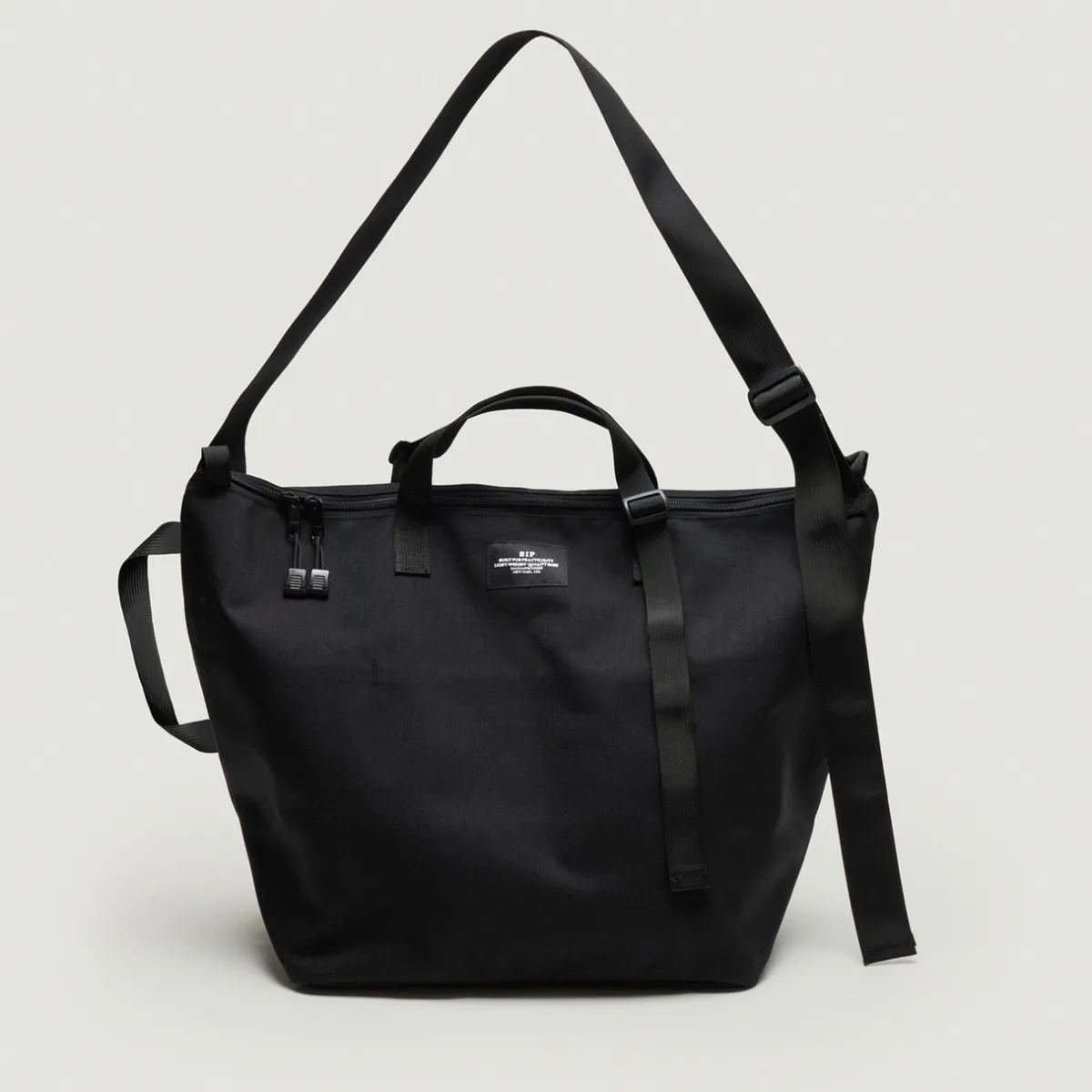 Tomfoolery Traveler Duffle Medium Bag in Black(Out of Stock) Outlet