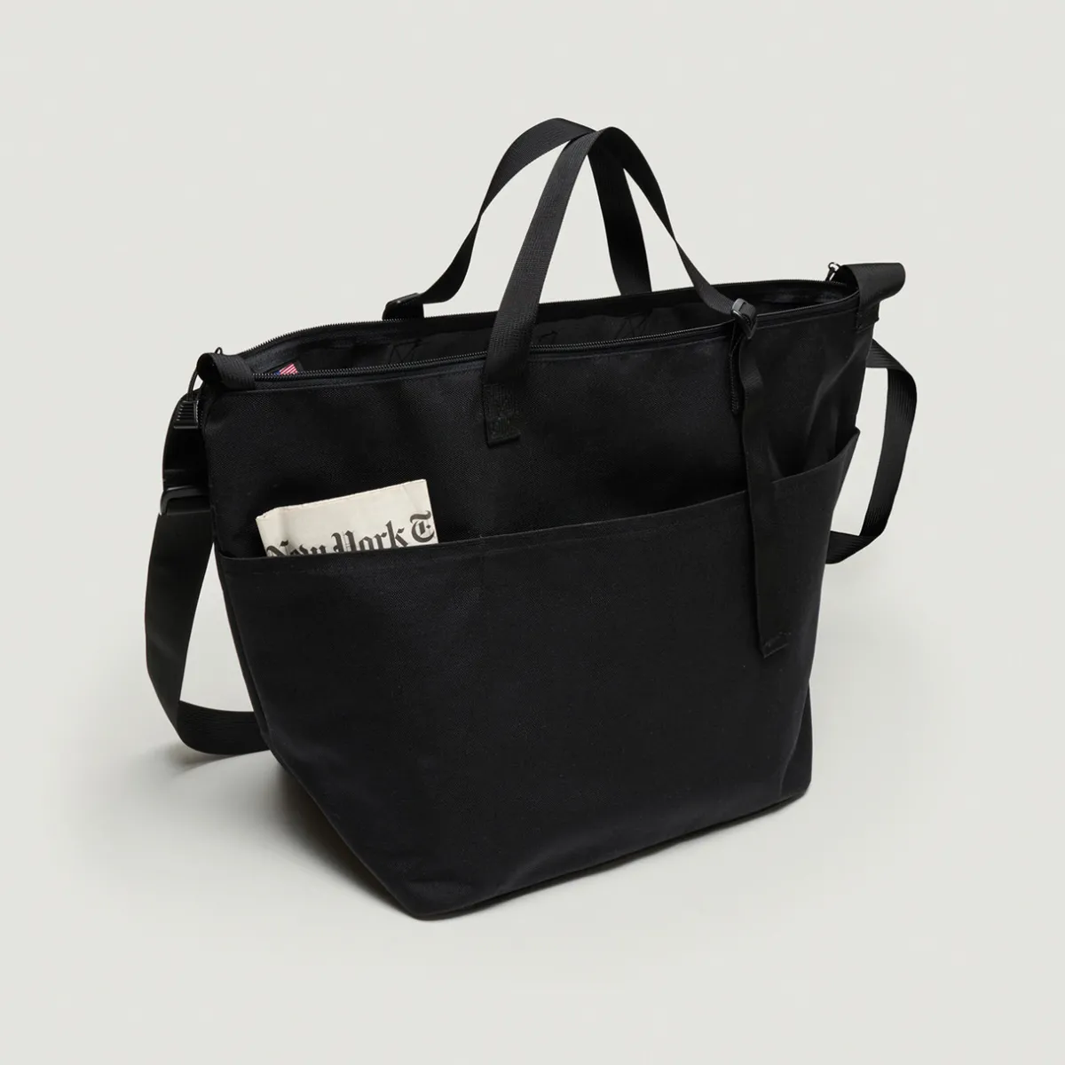 Tomfoolery Traveler Duffle Medium Bag in Black(Out of Stock) Outlet