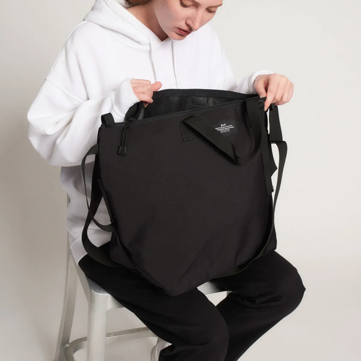 Tomfoolery Traveler Duffle Medium Bag in Black(Out of Stock) Outlet