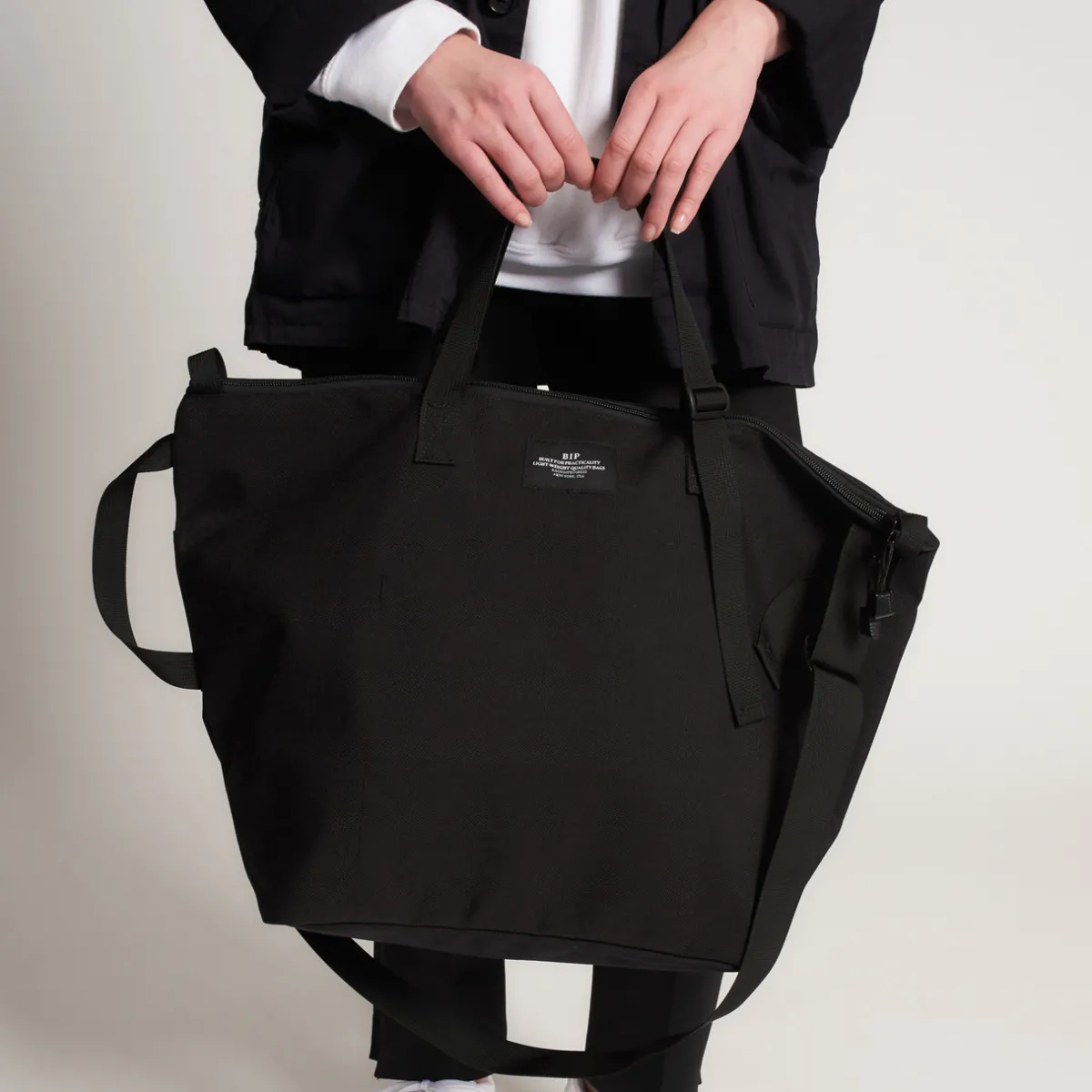 Tomfoolery Traveler Duffle Medium Bag in Black(Out of Stock) Outlet