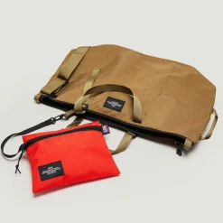 Tomfoolery Traveler Duffle Medium Bag in Khaki Fashion