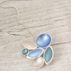 Tomfoolery Triple Leaf Bluebell Pendant Hot