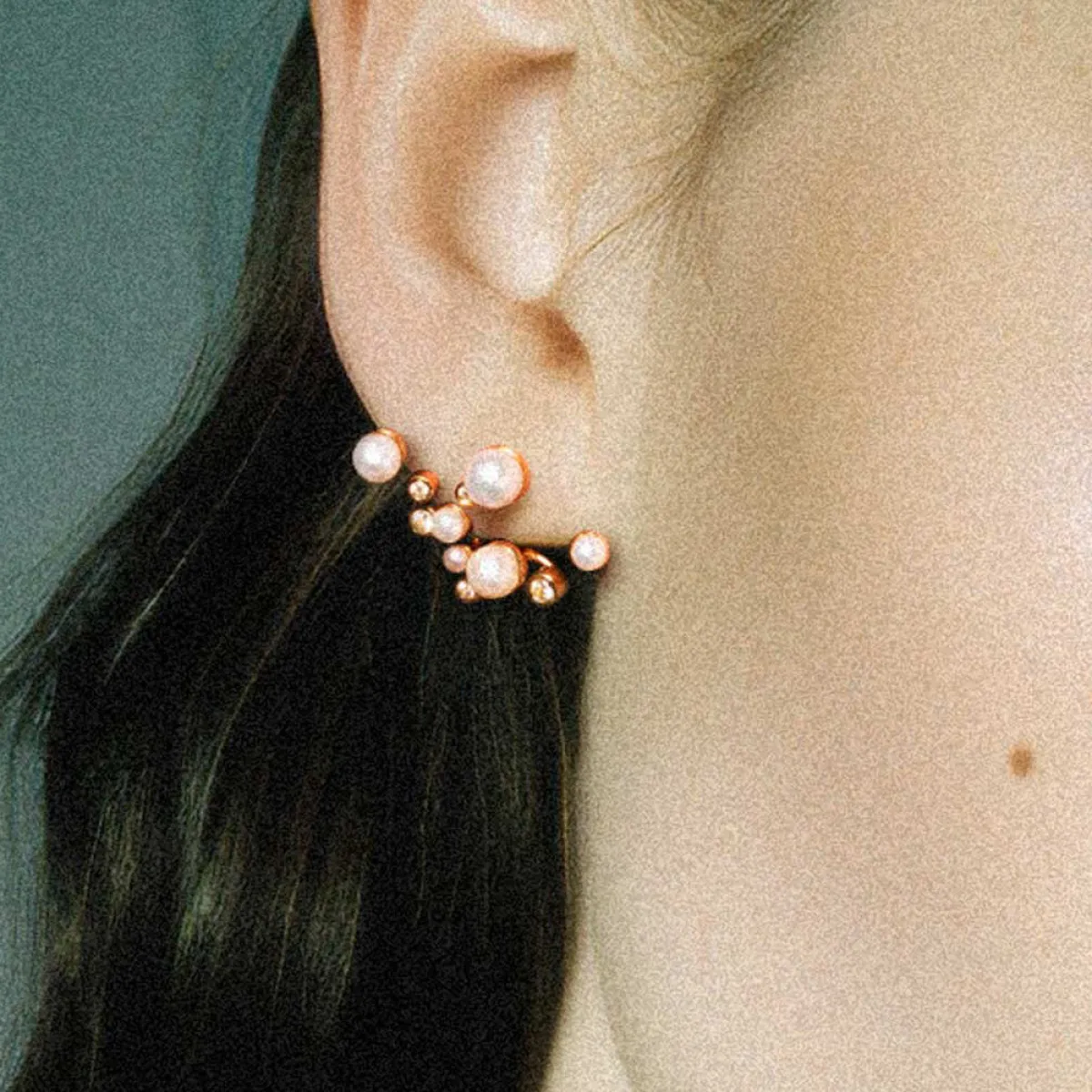 Tomfoolery Venus Symphony Pearl Earrings Hot